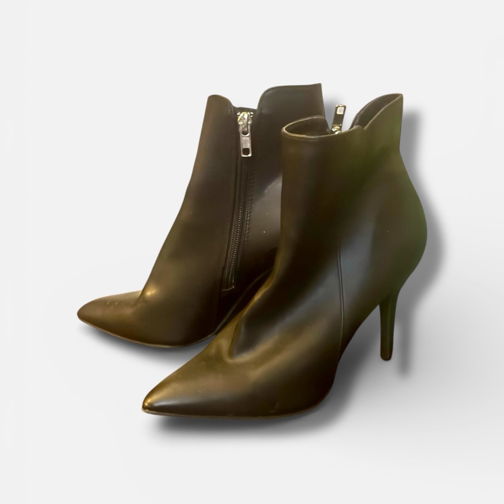 Zigi Soho Black Ankle Booties